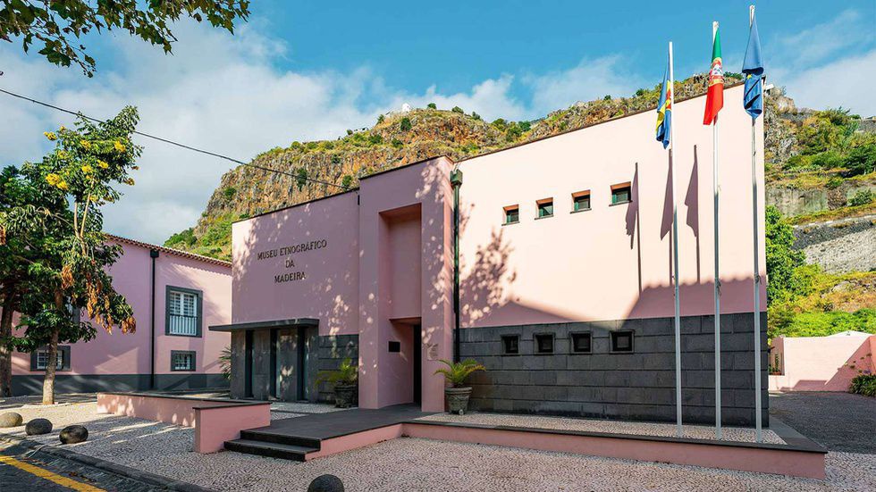 A mostra estará patente no&nbsp;Museu Etnográfico da Madeira até 1 de Março de 2025.