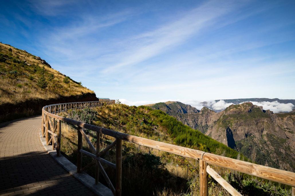 O teleférico deverá ter uma das entradas no Miradouro do Paredão, sobranceiro ao Curral das Freiras.