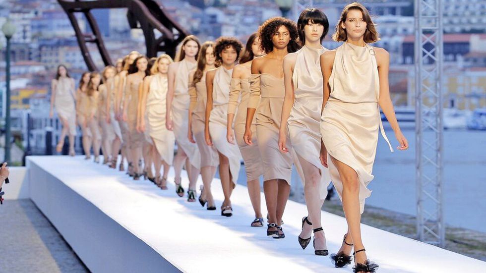 Portugal Fashion regressa ao Porto com desfiles de designers nacionais e  internacionais - Expresso