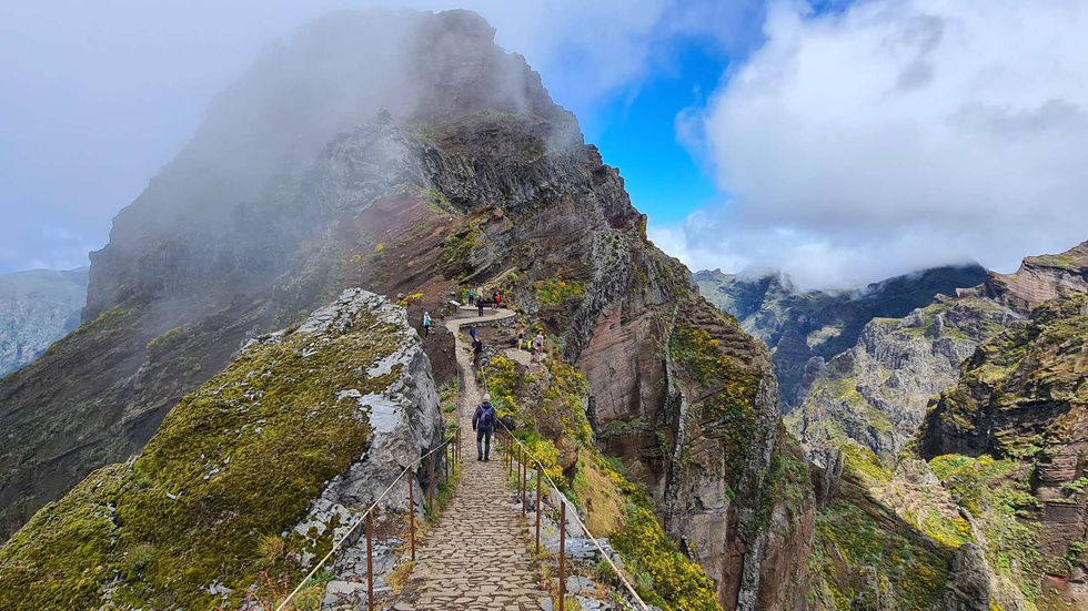 O Percurso do Pico do Areeiro reabriu, após o incêndios de Agosto, até ao Miradouro da Pedra Rija, junto ao Pico do Cidrão.