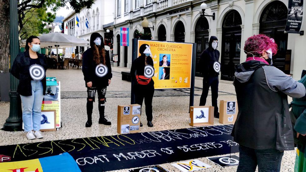 Em Dezembro de 2020, a organização de defesa da causa animal ‘Direct Action Everywhere – Madeira’ promoveu uma acção no Funchal contra o "assassinato" das cabras das Desertas.
