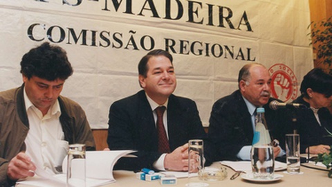 A Comissão Regional do PS-Madeira teve lugar no dia 18 de Janeiro, no ano de 1998.&nbsp;