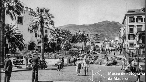 1937