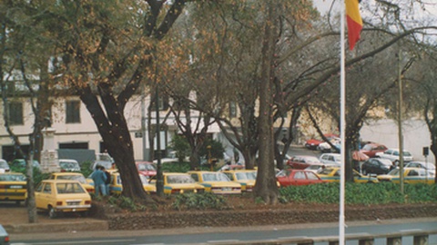 Antigamente esta zona Norte do jardim até tinha uma praça de táxis.&nbsp; &nbsp;