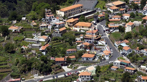 No Curral das Freiras, a obra incluirá a criação de um ramal de ligação à Estrada da Bica, junto ao pavilhão.