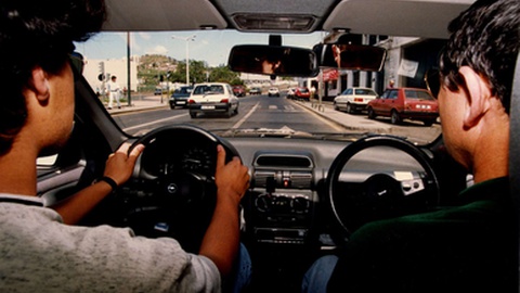 Longe vão os tempos dos automóveis de instrução com dois volantes