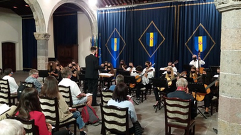 Concerto semanal contém obras clássicas de compositores como Johann Strauss Jr., Emil Waldteufel, Johann Sebastian Bach e Amilcare Ponchielli.