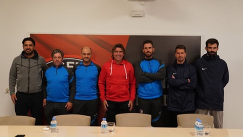 Madeirense Bruno Freitas (segundo a contar da direita).