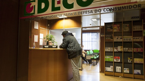 Nuno Rico diz terem já sido recebidas "mais de uma dezena de queixas relacionadas com o facto de os bancos estarem a desincentivar a renegociação.