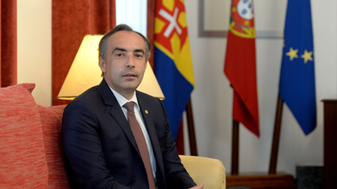 No entender de Rogério Gouveia "a Madeira tem custos adicionais resultantes desta sua orografia difícil".&nbsp;