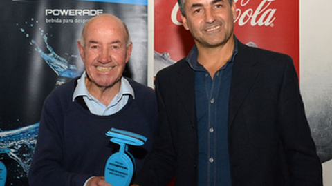 O dirigente João Inácio Faria ao lado do actual presidente do CD 1.º de Maio, Duarte Luciano. Fotos ASPRESS