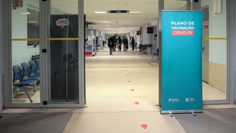 Área do Hospital de São João reservada à
vacinação, Porto. FOTO MANUEL
FERNANDO ARAÚJO/LUSA