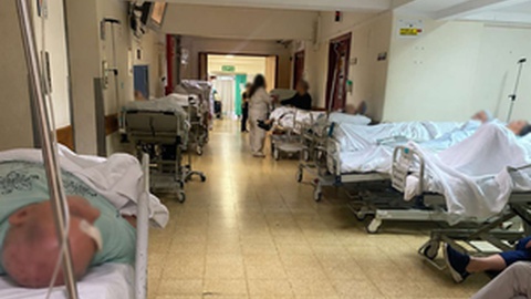 Chegaram a estar mais de 50 doentes internados no Serviço de Urgência, provocando o caos.