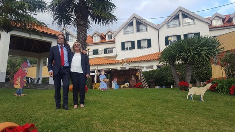 Nélia Martins acompanhada do presidente do Governo Regional no Natal de 2017