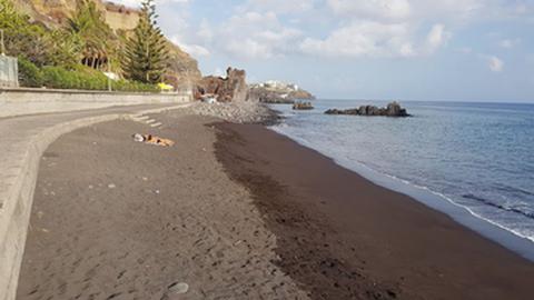 Praia do Areeiro encerra época balnear no final deste mês