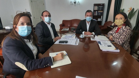 O Grupo
Parlamentar do CDS reuniu, hoje, com o secretário regional da Economia