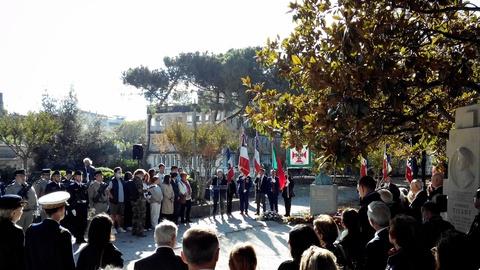 O busto do mais famoso de todos, Aristides de Sousa Mendes, foi inaugurado em Bordéus a 19 de Outubro do ano passado.&nbsp; &nbsp;Foto DR/Facebook