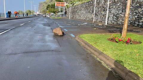 A Câmara da Calheta tem as zonas de maior risco 'debaixo de olho', sobretudo em caso de derrocadas ou inundações.&nbsp;