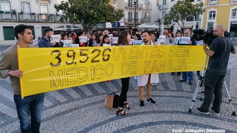 Fotografia da última manifestação promovida pela Associação Portuguesa de Medicina Geral e Familiar.