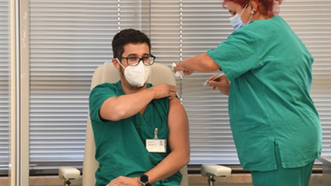 Na Região, as primeiras doses da vacina contra a covid-19 foram administradas a 31 de Dezembro de 2020.&nbsp;