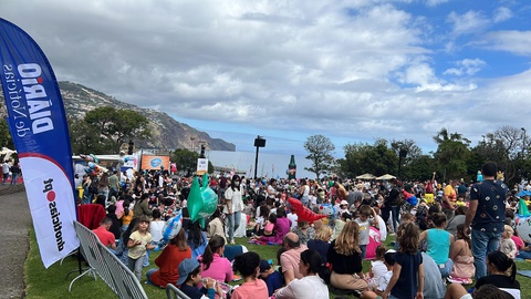 Espectáculo, inserido nas comemorações do Dia da Criança, decorre até às 19h30 deste sábado no Parque de Santa Catarina.&nbsp;