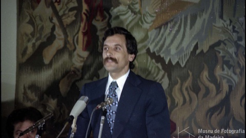 Discursando na tomada de posse da primeira Assembleia Legislativa Regional