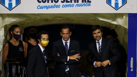 Pedro Proença (ao centro) lembra que foram ultrapassados "todos os desafios e obstáculos".