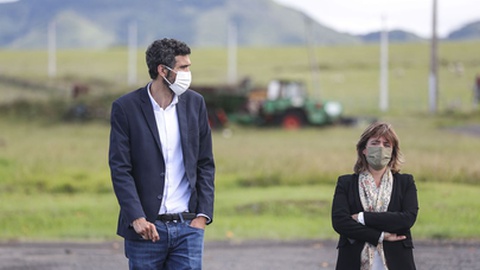 Líder do Bloco de Esquerda, aqui ainda nos Açores, que está em processo eleitoral.&nbsp; Foto ANDRÉ KOSTERS/LUSA