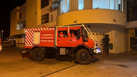 Suspeita de fogo posto em incêndio no Porto Moniz —