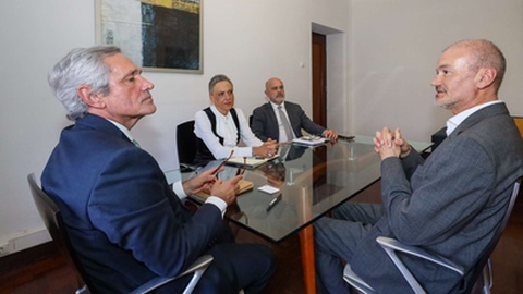 Reunião entre elementos dos dois governos insulares aconteceu esta quinta-feira.