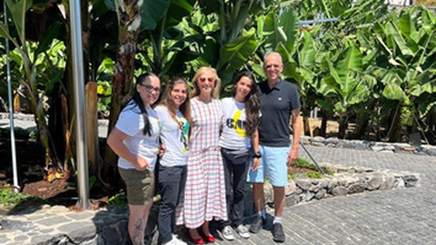 A embaixadora dos EUA em Portugal num dos momentos com a equipa do BAM.
