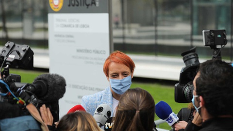 Maria Candal, advogada de Luís Silva, inspector do Serviço de Estrangeiros e Fronteiras (SEF), um dos arguidos.