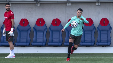 Foto do treino realizado ontem. Hoje já foi em Sevilha.&nbsp; &nbsp;Foto EPA/Zsolt Szigetvary HUNGARY
