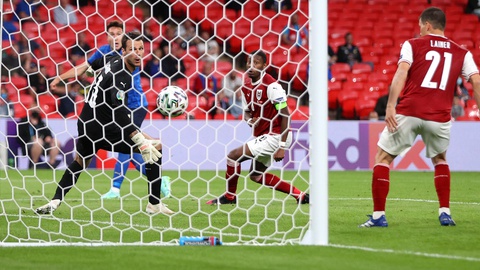 O momento que desbloqueou a eliminatória para os italianos.&nbsp; Foto&nbsp;EPA/Carl Recine