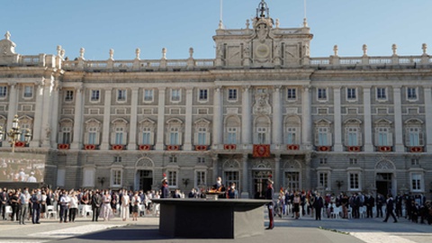 Homenagem às vítimas da covid-19 em Madrid.