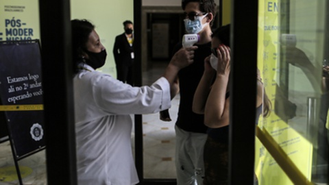 Foto: EPA/Antonio Lacerda