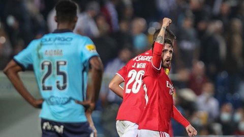 Rafa deu o triunfo ao Benfica, aos 90+8 minutos