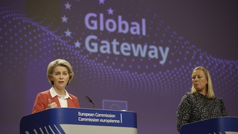 Foto: EPA/OLIVIER HOSLET
