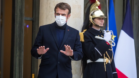Foto EPA/CHRISTOPHE PETIT TESSON
