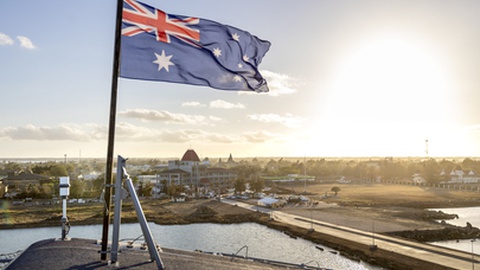 A Marinha australiana está a dar apoio ao pequeno reino do Pacífico sul.&nbsp; &nbsp;Foto&nbsp;EPA/CPL ROBERT WHITMORE/AUSTRALIAN DEPARTMENT OF DEFENCE