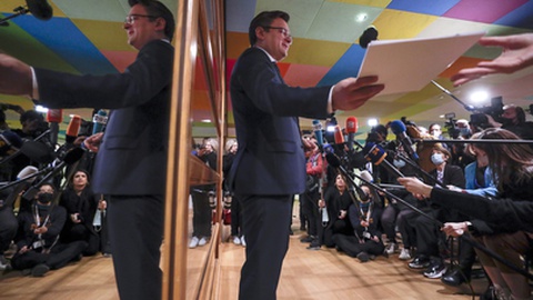 Foto: EPA/OLIVIER HOSLET