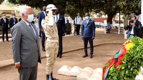 O Primeiro-Ministro esteve de visita à Guiné-Bissau. Foto ANTÓNIO AMARAL/LUSA