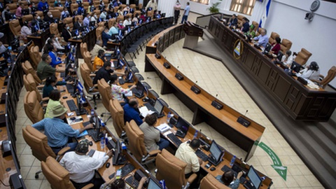 Recentemente o Governo da Nicarágua baniu 25 organizações não-governamentais, incluindo uma associação de jornalistas e uma de apoio à liberdade de imprensa e expressão, ambientalistas, de defesa dos direitos das mulheres, indígenas e dos direitos dos indígenas. Foto EPA/Jorge Torres