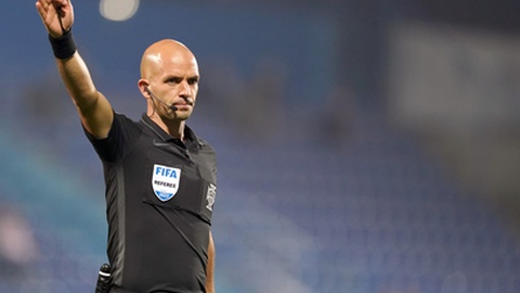 Árbitro português Luís Godinho.