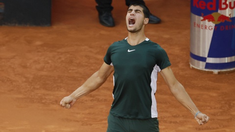 Carlos Alcaraz é o novo prodígio do ténis mundial.&nbsp; Foto&nbsp;EPA/JUANJO MARTIN