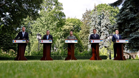 Foto EPA/LUDOVIC MARIN/POOL MAXPPP OUT