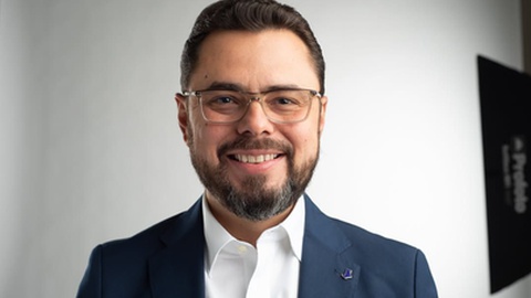 Antonio Ecarri.