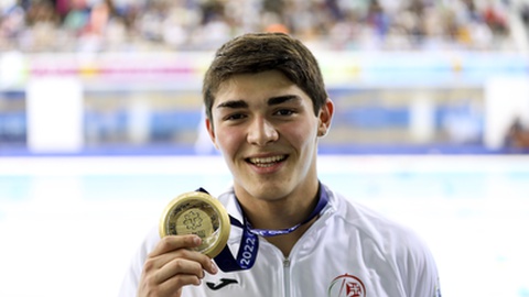 Diogo Ribeiro já havia conquistado a medalha de ouro nos 50m mariposa nas provas de Natação dos XIX Jogos do Mediterrâneo, na Argélia.