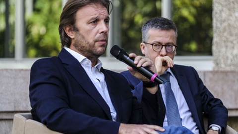 &nbsp;Pedro Sobral com Carlos Moedas em conferência de imprensa para a Feira do Livro de Lisboa de 2022.&nbsp; Foto&nbsp;Leonardo Negrão / Global Imagens / Arquivo