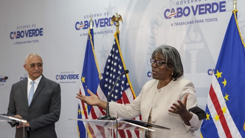 A embaixadora dos Estados Unidos da América (EUA) nas Nações Unidas, Linda Thomas-Greenfield, acompanhada do ministro dos Negócios Estrangeiros de Cabo Verde, Rui Figueiredo Soares.&nbsp; Foto&nbsp;ELTON MONTEIRO/LUSA